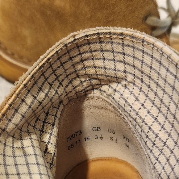 Clarks "Chukka" Desert Boot, Suede - Picture 8 of 10